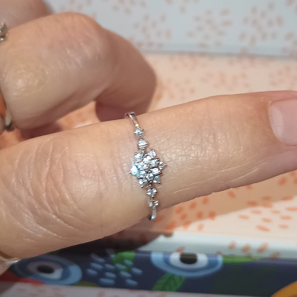 925 Sterling Silver Women's Ring - Picture 5 of 11